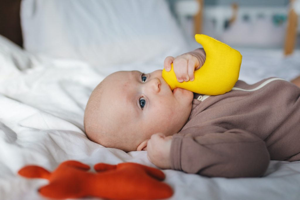 How to choose the right teether for baby